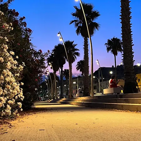 In Riva Al Mare Alojamento de Acomodação e Pequeno-almoço 3*