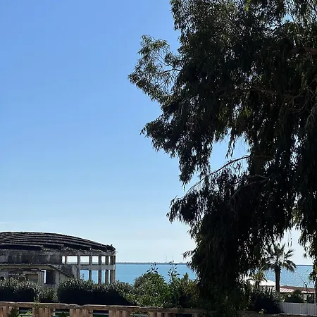 Alojamento de Acomodação e Pequeno-almoço In Riva Al Mare 3*